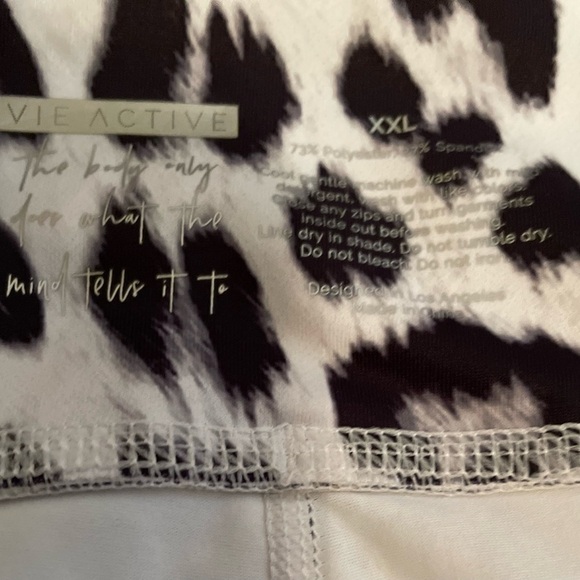 Vie activewear ROCKELL WHITE OMBRE LEGGINGS 7/8, WHITE LEOPARD - Picture 15 of 16